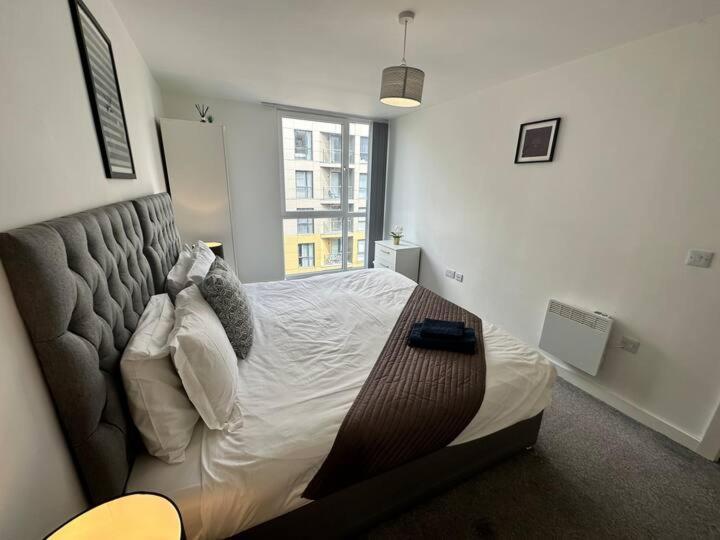 Apartment Beautiful 2 Bedroom *